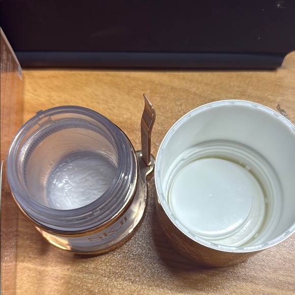 SK-II LXP Ultimate Revival Cream - Gold empty jar - Picture 8 of 9